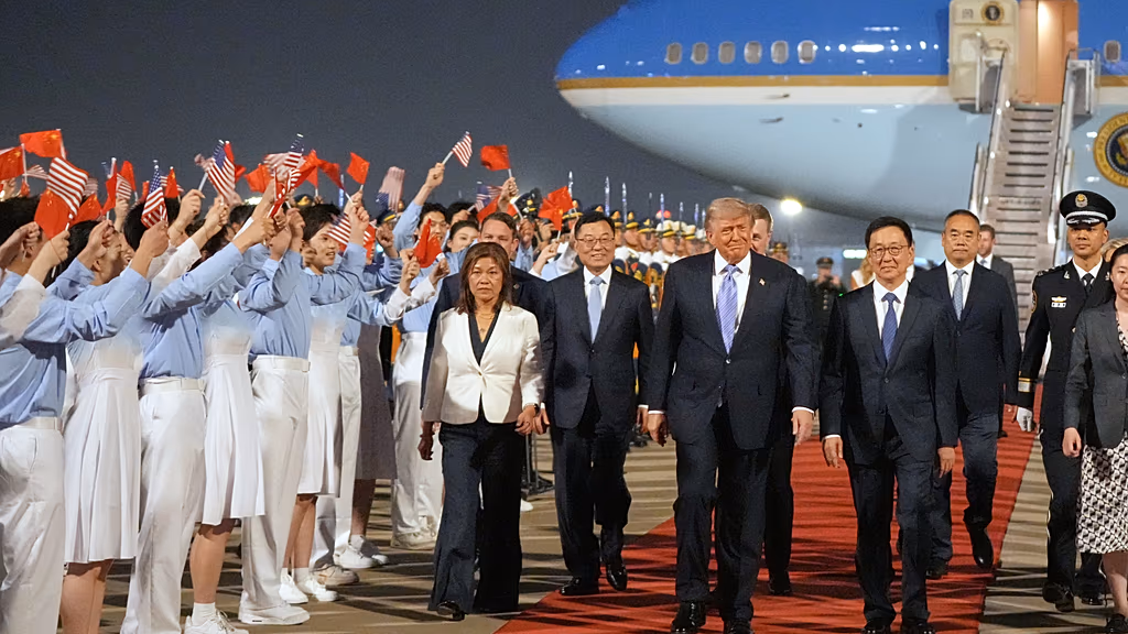 Tech Titans Join Trump on China Visit